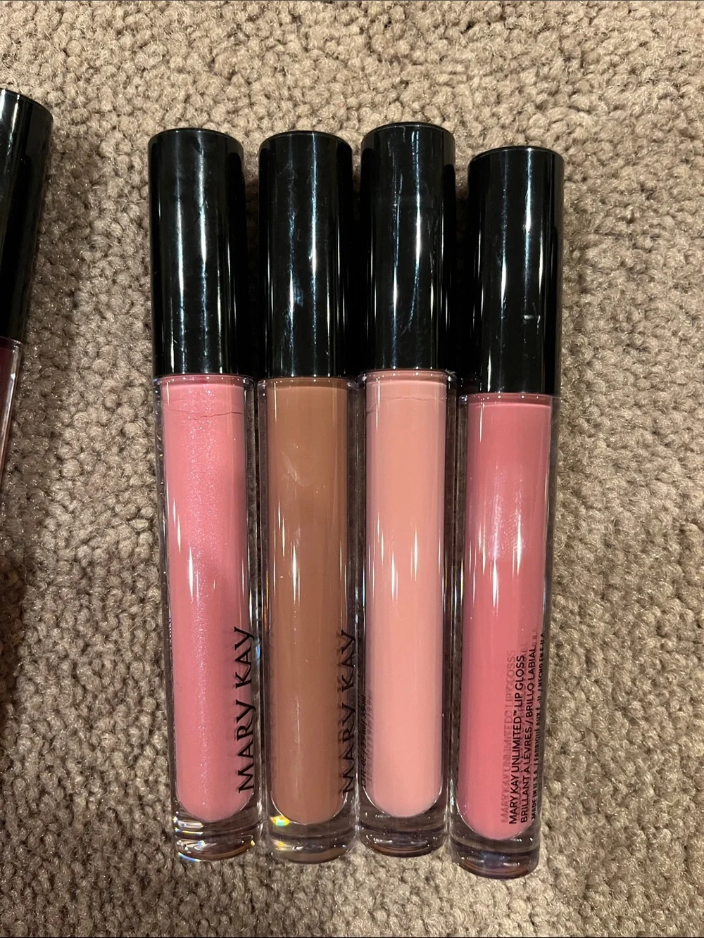 Mary Kay Ultimate Lip Gloss Set - with special edition Travel cosmetics bag